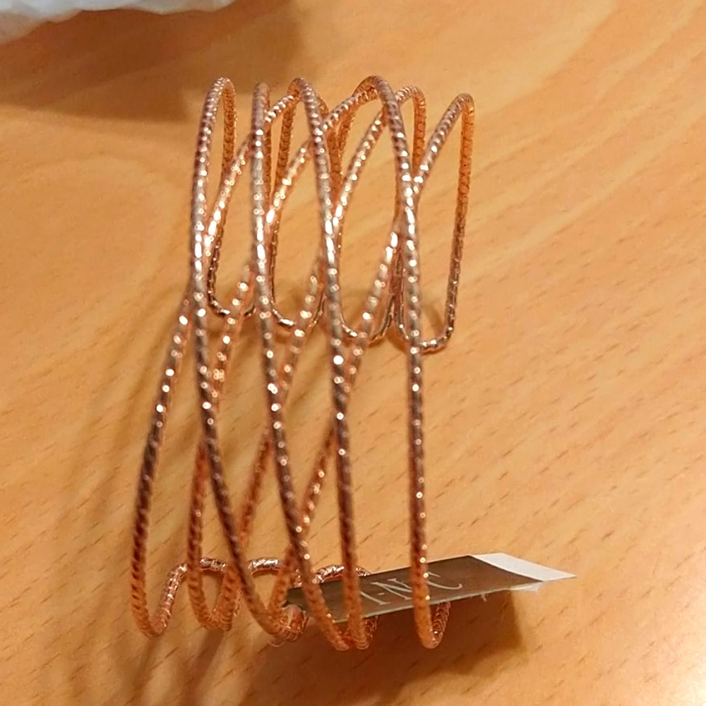 Shimmery gold wire brancelet